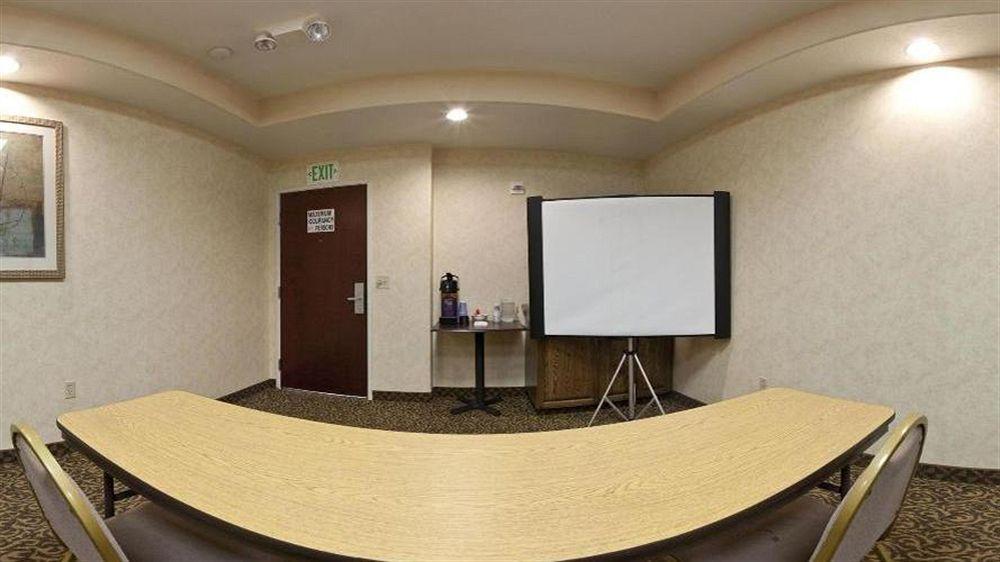 Holiday Inn Express Delano Highway 99 By Ihg Εξωτερικό φωτογραφία